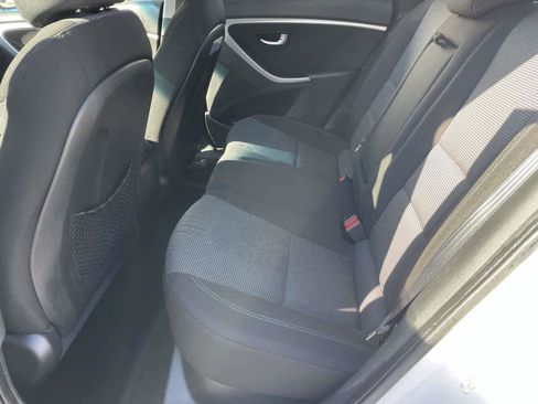 Used 2013 Hyundai Elantra GT w/ Touch & Go Pkg image 10