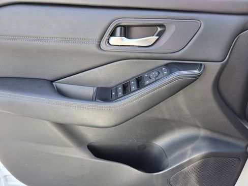 Certified 2024 Nissan Rogue SV w/ SV Premium Package FWD image 27