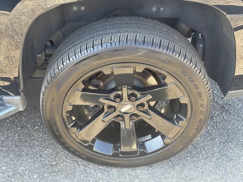 Used 2018 Cadillac Escalade 4WD image 37