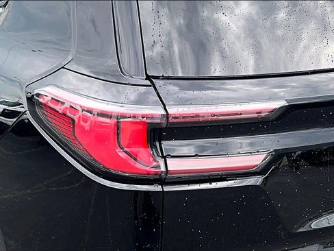 Used 2025 GMC Acadia Elevation FWD image 29