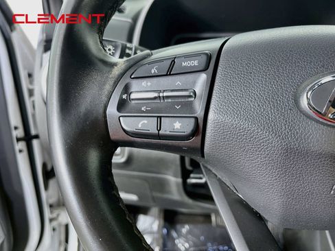Used 2022 Hyundai Kona Limited w/ Cargo Package FWD image 15