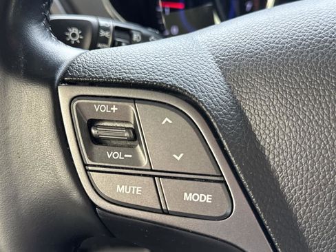 Used 2016 Hyundai Santa Fe Limited image 24