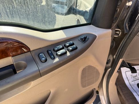 Used 2004 Ford F250 Lariat image 6