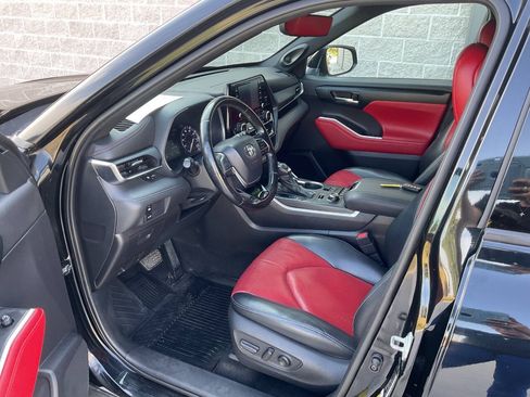 Used 2021 Toyota Highlander XSE AWD/4WD image 14