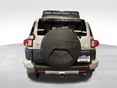 Used 2011 Toyota FJ Cruiser 4WD w/ Convenience Pkg image 4