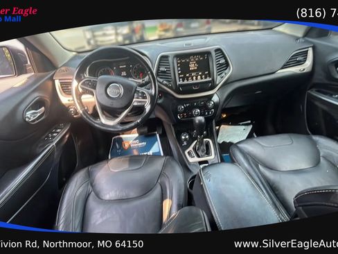 Used 2017 Jeep Cherokee Limited AWD/4WD image 10