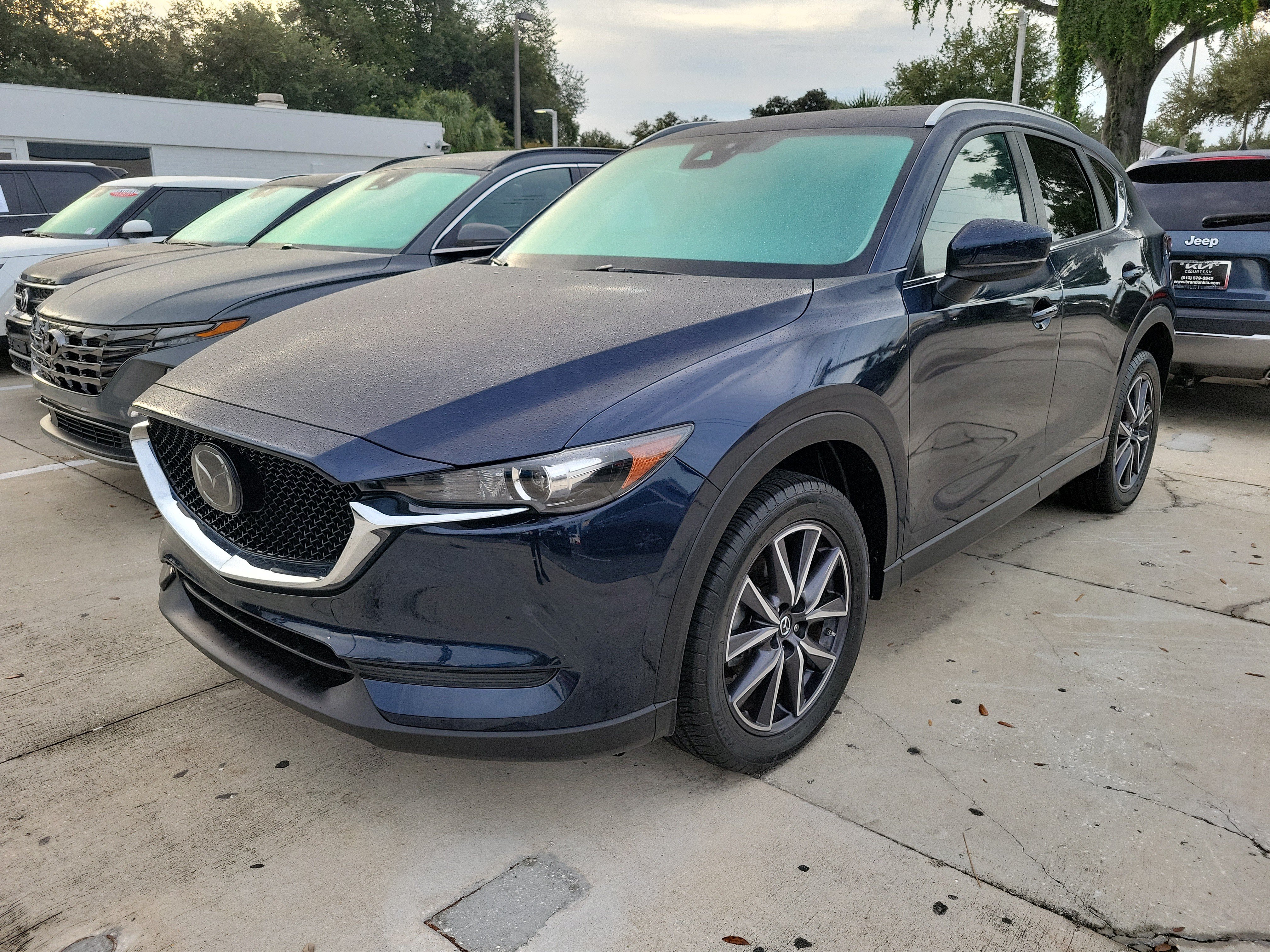 Used 2018 MAZDA CX-5 Touring w/ Preferred Equipment Package FWD image 1