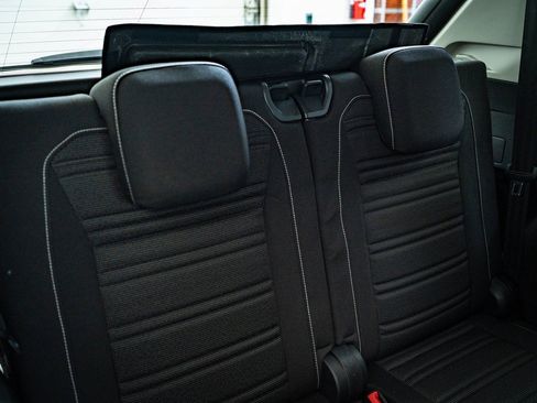 Used 2022 Volkswagen Tiguan S image 33