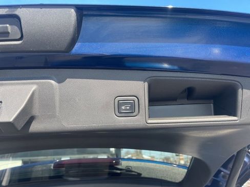 Certified 2023 GMC Terrain SLE w/ Driver Convenience Package image 16