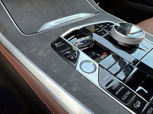 New 2026 BMW X5 xDrive50e w/ Executive Package image 29