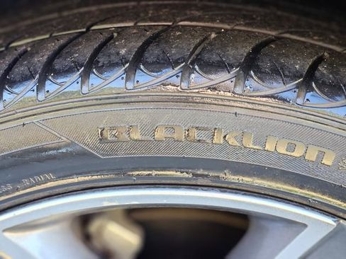 Used 2013 Dodge Challenger R/T image 11