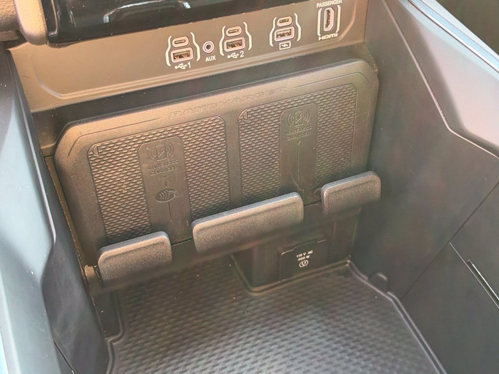 Used 2025 RAM 1500 Laramie w/ Night Edition AWD/4WD image 39