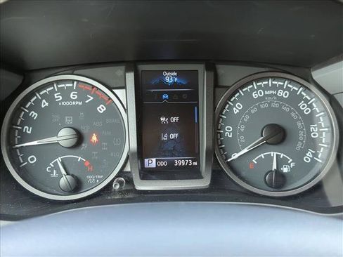 Used 2023 Toyota Tacoma TRD Off-Road AWD/4WD image 10