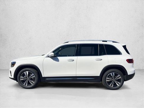 Used 2026 Mercedes-Benz GLB 250 4MATIC image 5