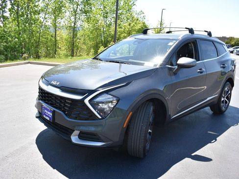 Used 2023 Kia Sportage EX AWD/4WD image 9
