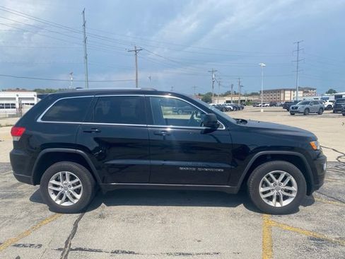 Used 2017 Jeep Grand Cherokee Laredo w/ Quick Order Package 23E AWD/4WD image 5