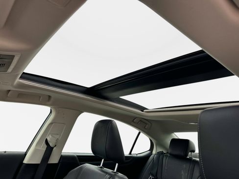 Used 2024 Lexus ES 350 w/ Technology Package image 21