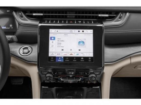 Used 2024 Jeep Grand Cherokee Altitude image 13