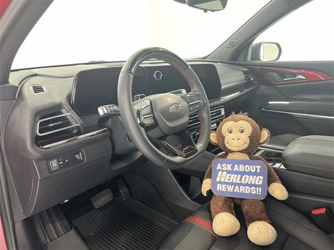 Used 2024 Chevrolet Traverse RS image 10