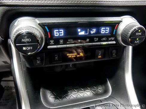 Used 2022 Toyota RAV4 XLE w/ Convenience Package image 25