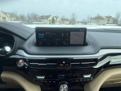 Used 2024 Acura MDX Technology image 9