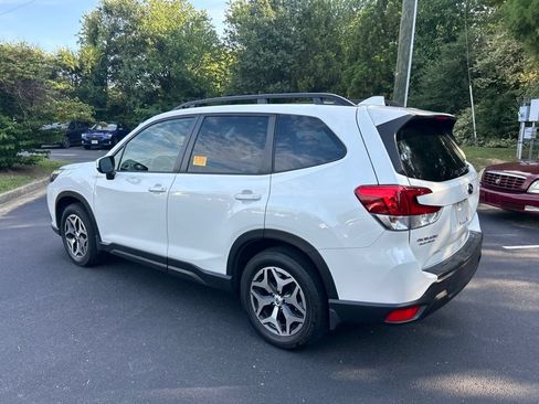 Used 2023 Subaru Forester Premium AWD/4WD image 6