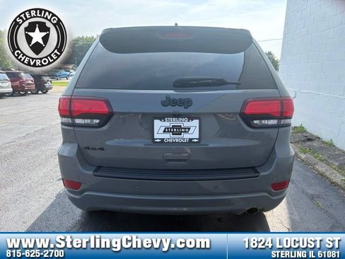 Used 2022 Jeep Grand Cherokee Laredo X AWD/4WD image 4