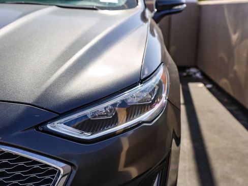 Used 2019 Ford Fusion Titanium FWD image 5