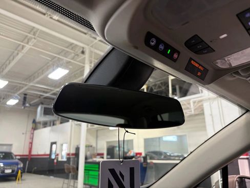 Used 2019 Buick Envision Essence image 49