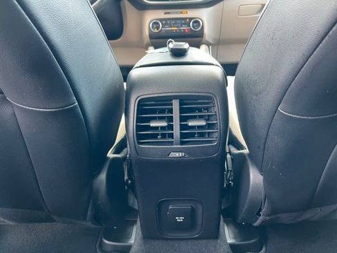Used 2020 Ford Escape Titanium image 44