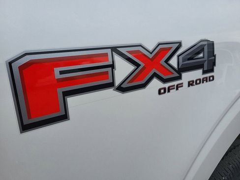 Used 2022 Ford F150 Lariat w/ Equipment Group 502A High image 17