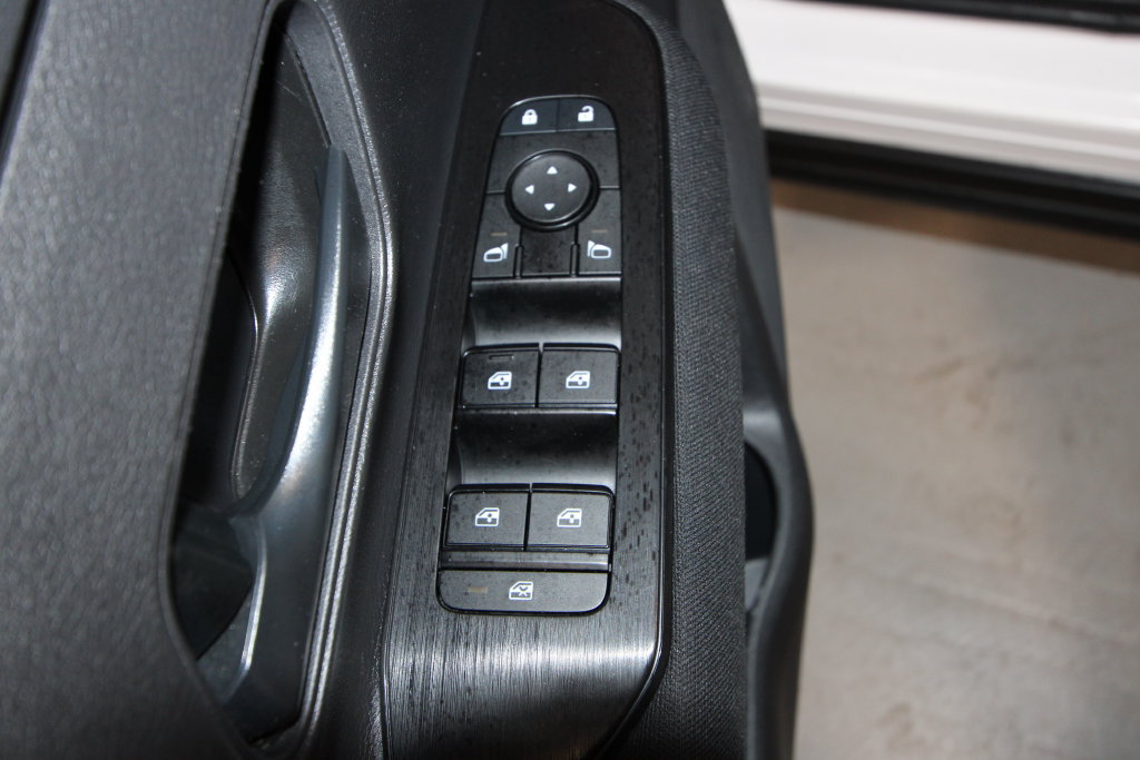 Used 2025 Nissan Kicks S FWD image 6