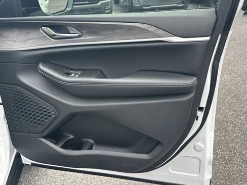 New 2026 Jeep Grand Cherokee Limited AWD/4WD image 14