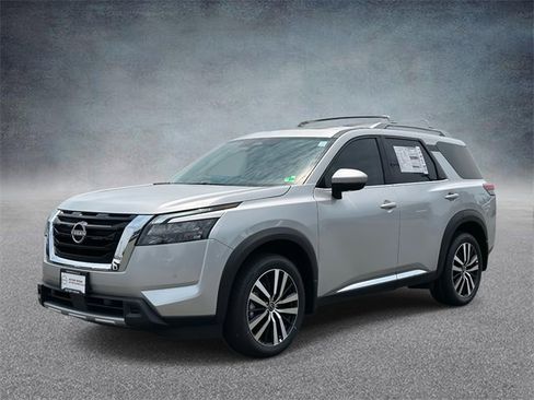 New 2025 Nissan Pathfinder Platinum w/ Cargo Package image 5