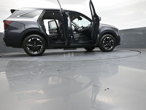 Used 2025 Kia Sorento S FWD image 47
