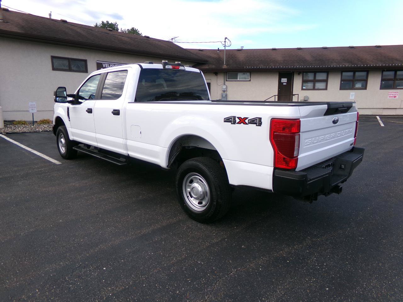 Used 2022 Ford F250 XL w/ Power Equipment Group AWD/4WD image 8