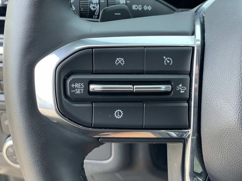 Used 2025 GMC Yukon Denali AWD/4WD image 10