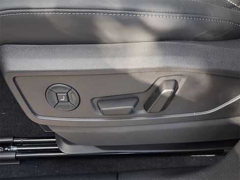 New 2025 Audi SQ5 Premium Plus image 18