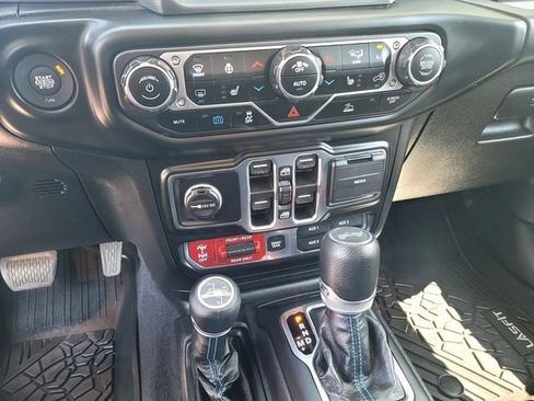 Used 2022 Jeep Wrangler Unlimited Rubicon 4xe w/ Cold Weather Group AWD/4WD image 19