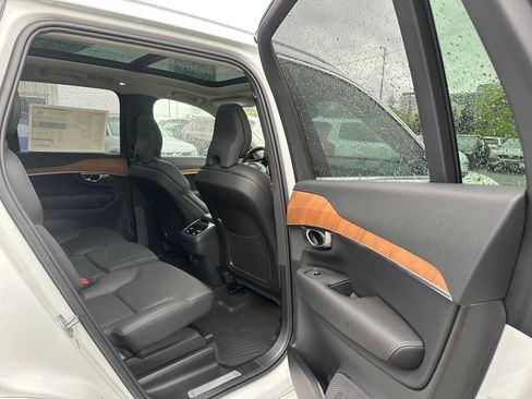 Used 2025 Volvo XC90 B6 Plus w/ Protection Package Premier AWD/4WD image 13