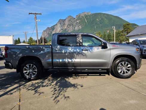 Used 2021 Chevrolet Silverado 1500 RST w/ Z71 Off-Road Package AWD/4WD image 4