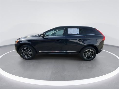 Used 2017 Volvo XC60 T5 Dynamic w/ Preferred Option Package image 5