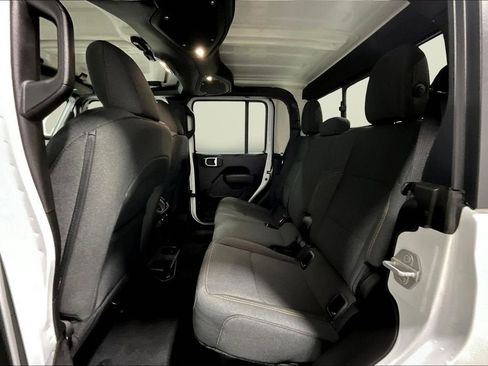 New 2025 Jeep Gladiator Sport image 11