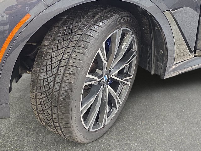 Used 2019 BMW X7 xDrive50i w/ M Sport Package AWD/4WD image 32