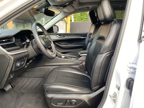 Used 2024 Jeep Grand Cherokee Limited 4xe AWD/4WD image 13