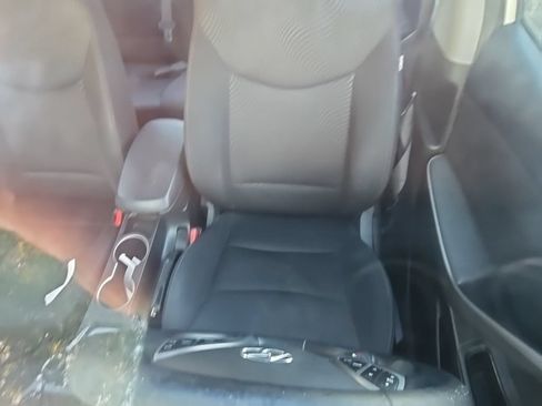 Used 2015 Hyundai Elantra SE w/ Option Group 03 FWD image 12