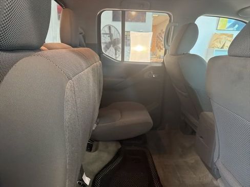 Used 2016 Nissan Frontier SV image 25