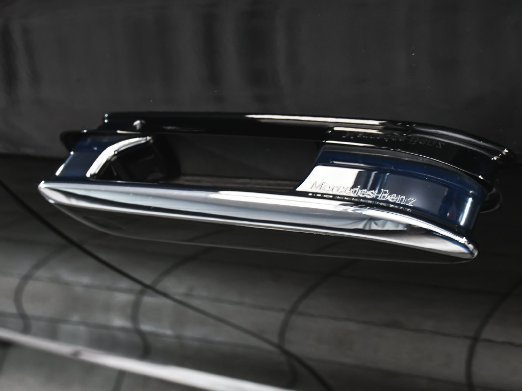Used 2022 Mercedes-Benz S 500 4MATIC w/ AMG Line Package image 25