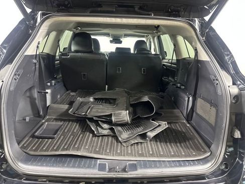 Used 2022 Toyota Highlander XLE image 27