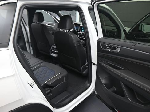 New 2026 Volkswagen Atlas Cross Sport SEL Premium R-Line AWD/4WD image 42